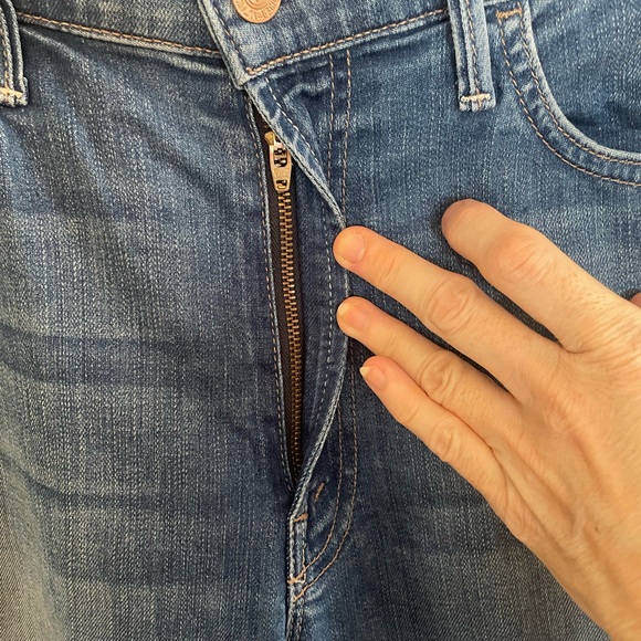 MOTHER Hustler Ankle Fray Jeans in Classic Blue - Picture 4 of 12